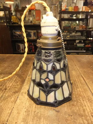 �A���e�B�[�N�g�������̃X�e���h�O���X�y���_���g���C�g�ł� �A���e�B�[�N�Ɩ�  